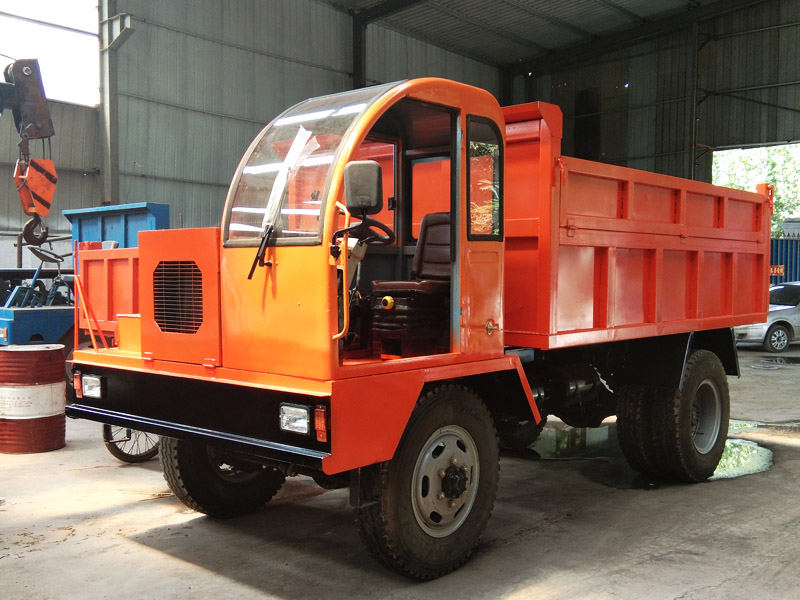 工程運輸四驅車